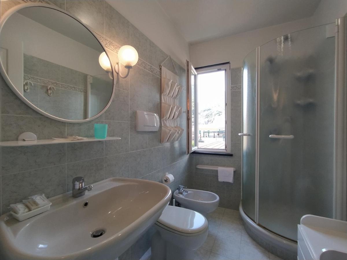 레반토 Monia House Sea View 아파트 외부 사진